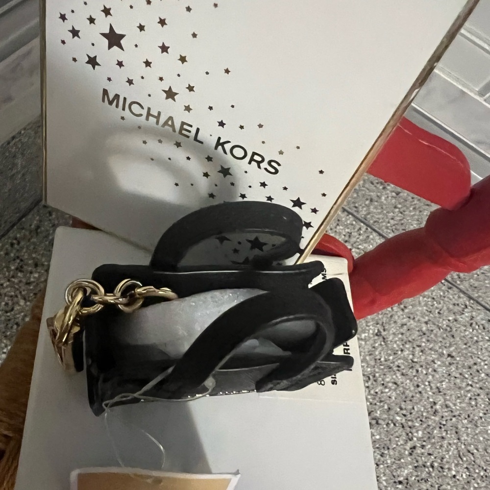 Michael Kors Mini Charm - Picture 6 of 9